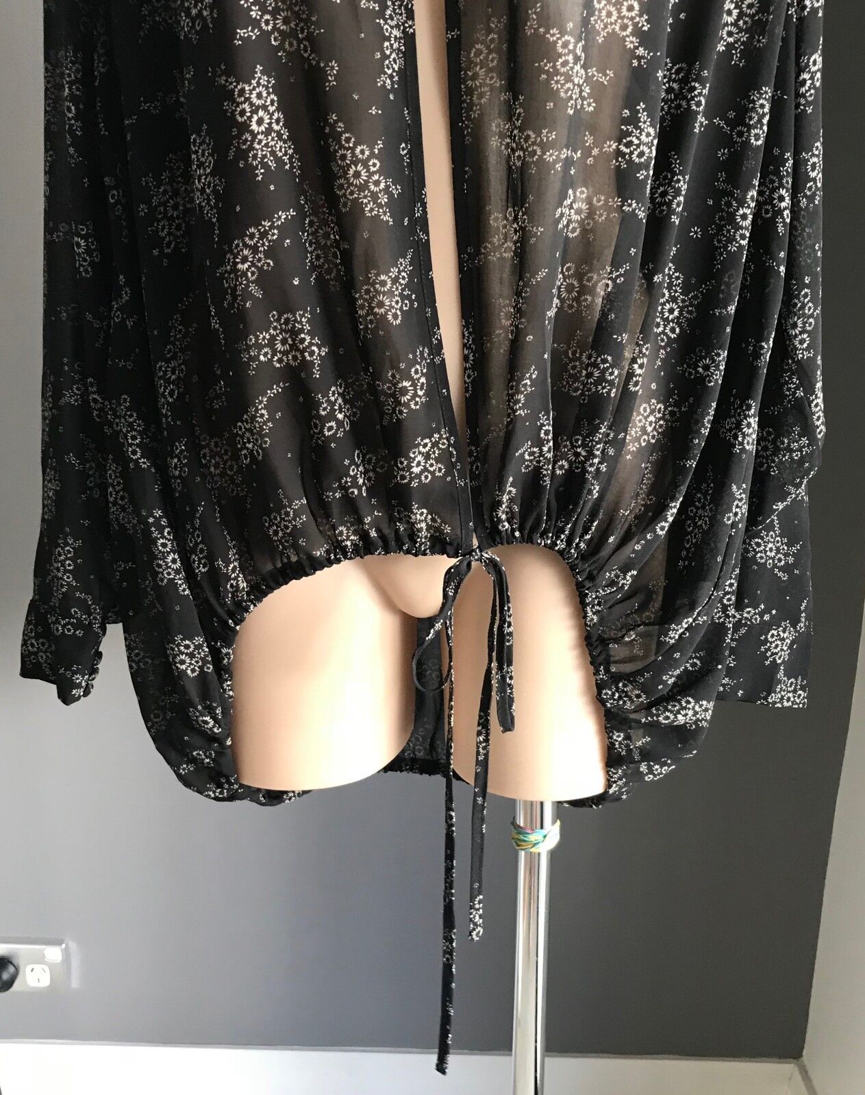 BARDOT Sheer Black & Taupe Floral  Blouson Kimono Style Jacket Size 10 Gorgeous