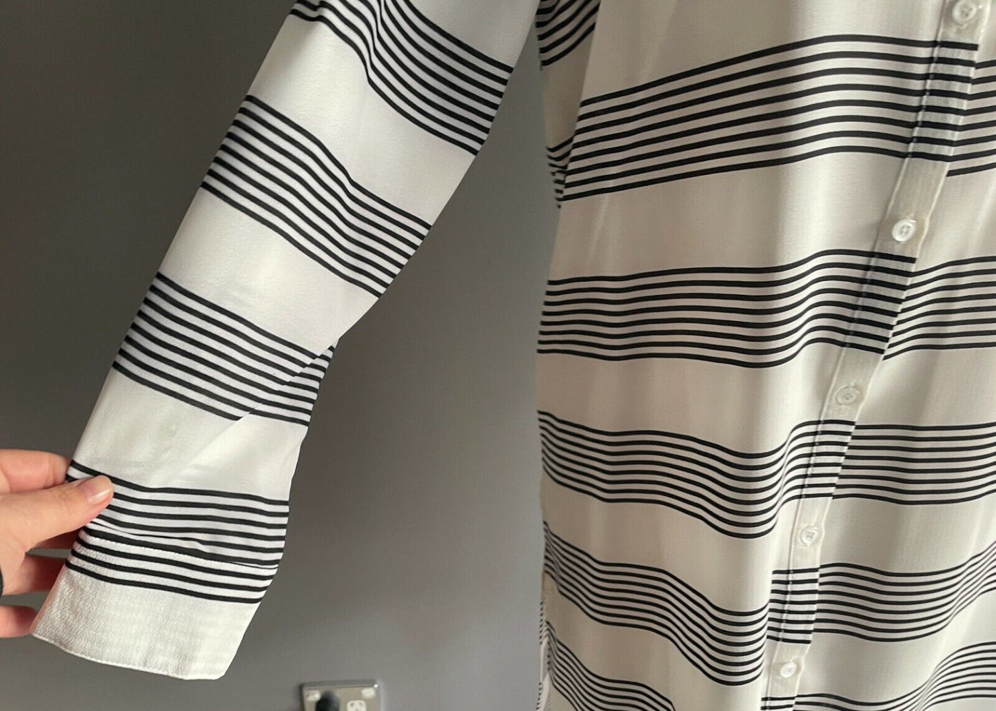 PAPER SCISSORS Shirt White & Black Stripe Long Length Blouse Size 16 NEW