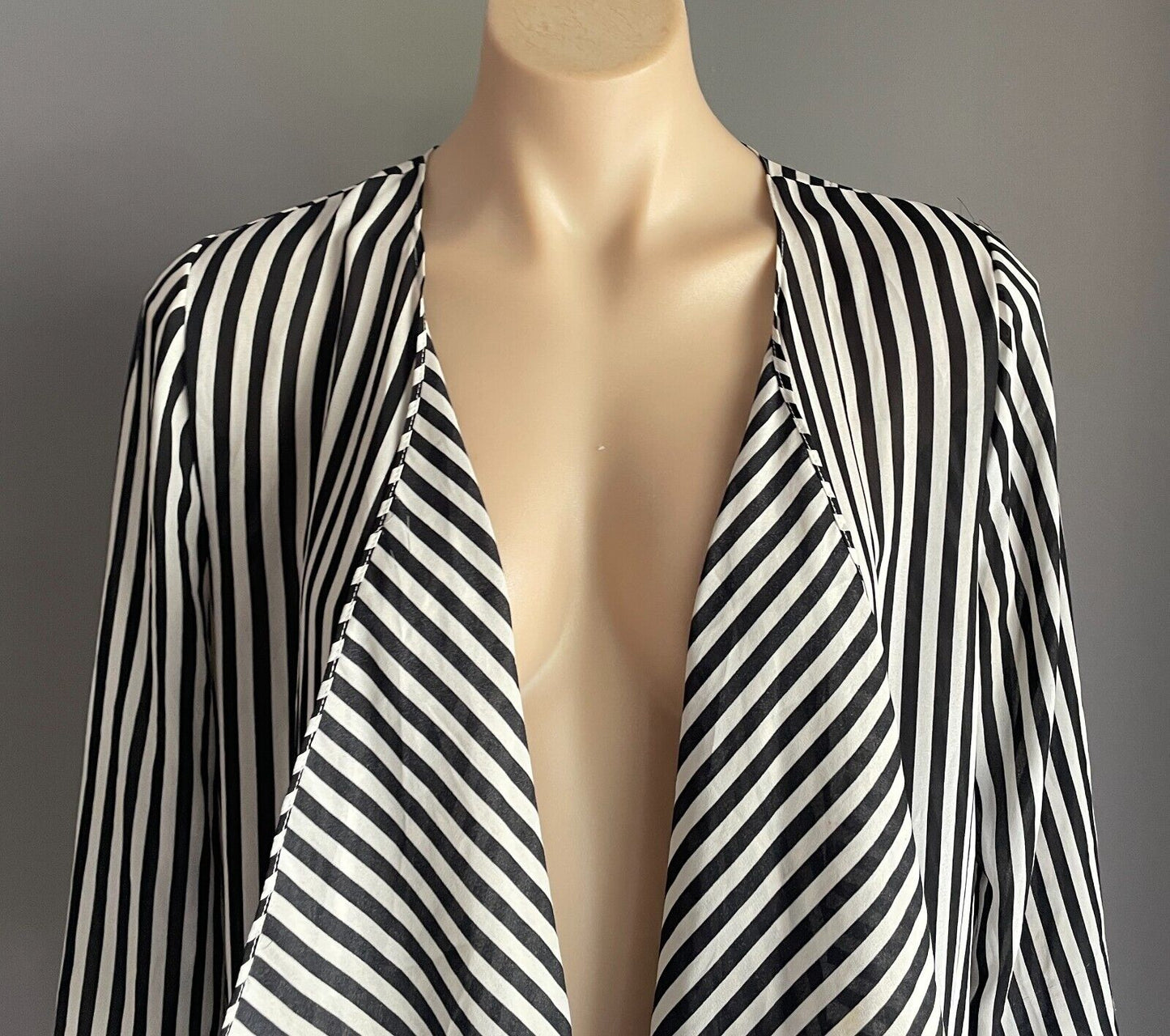 PAPER CLOSET Black White Stripe Waterfall Drape Jacket Size 6 Ruched 3/4 Sleeves