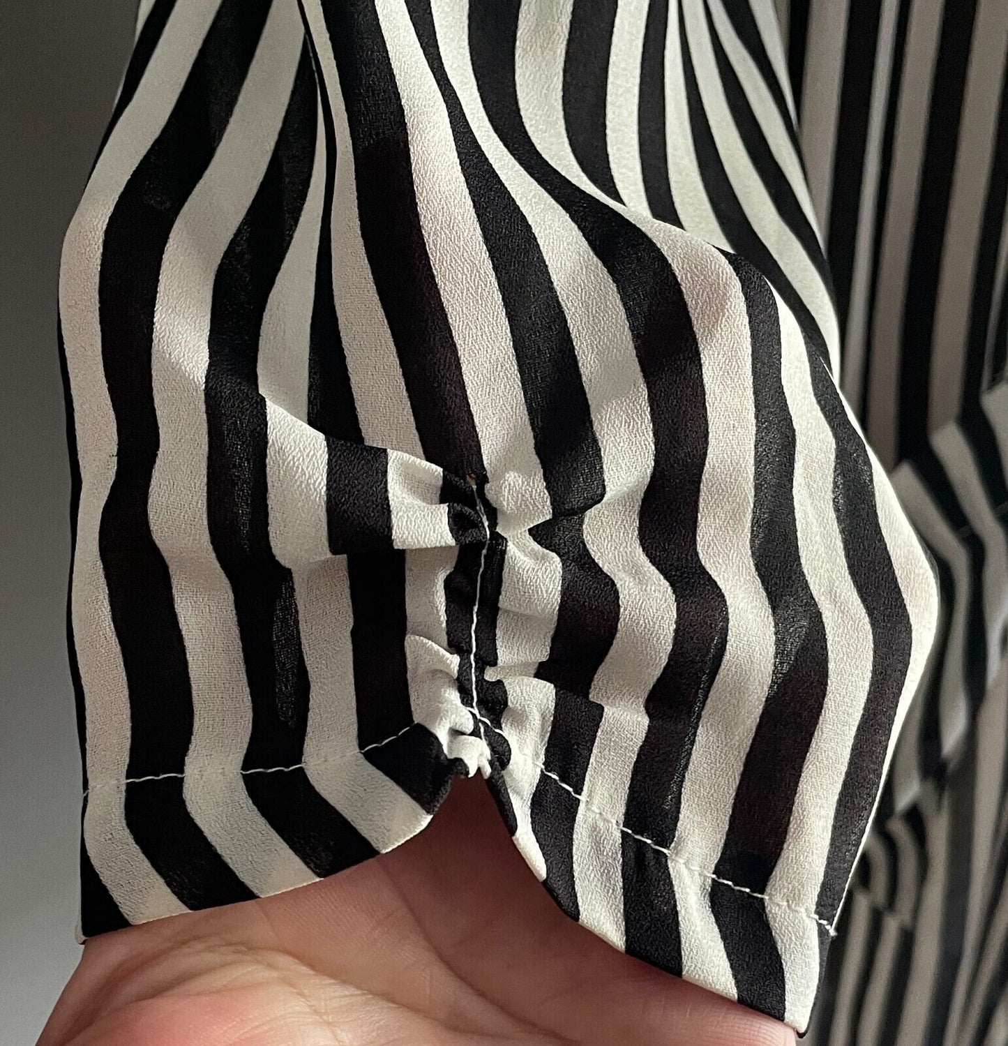PAPER CLOSET Black White Stripe Waterfall Drape Jacket Size 6 Ruched 3/4 Sleeves