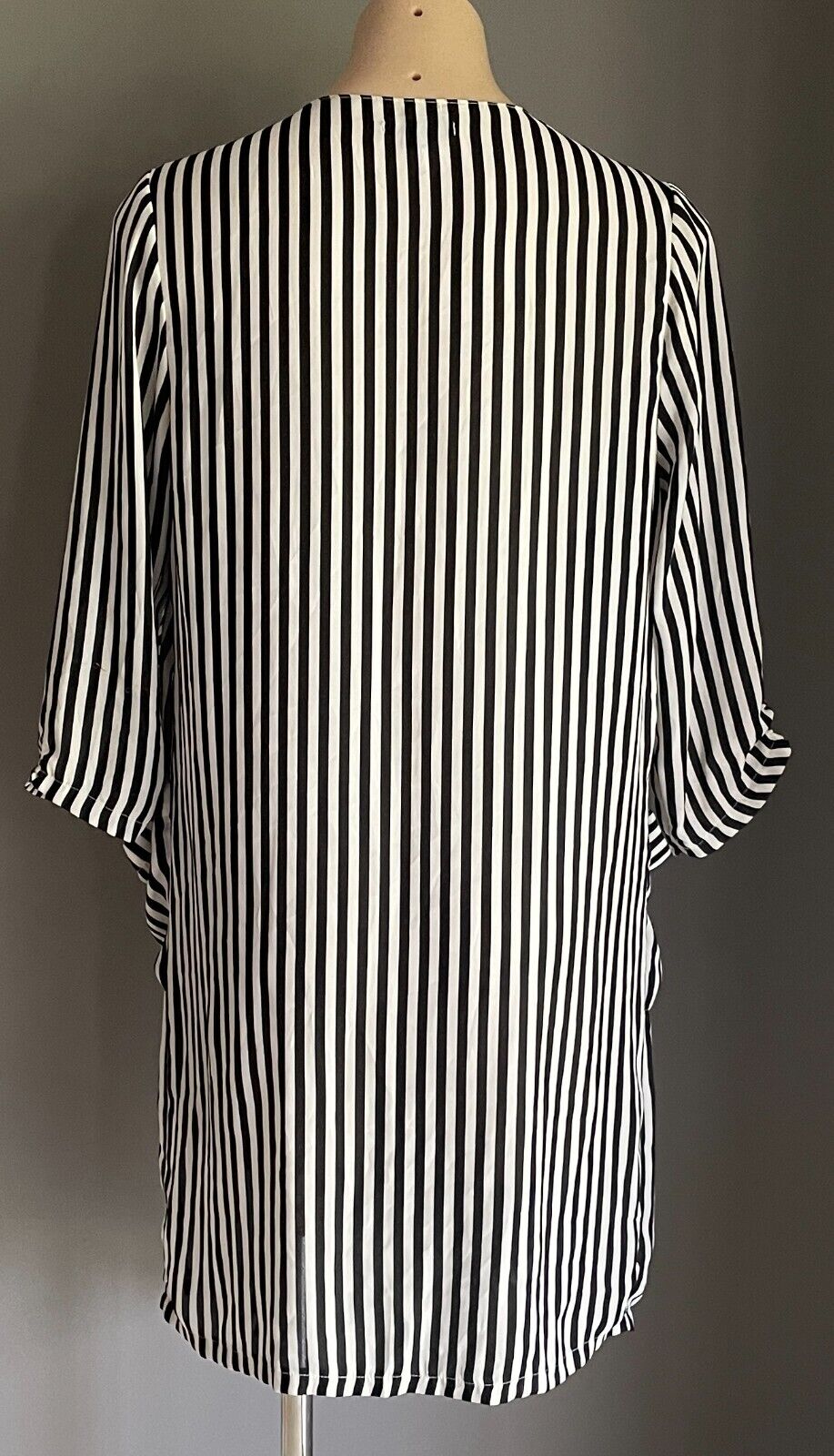 PAPER CLOSET Black White Stripe Waterfall Drape Jacket Size 6 Ruched 3/4 Sleeves