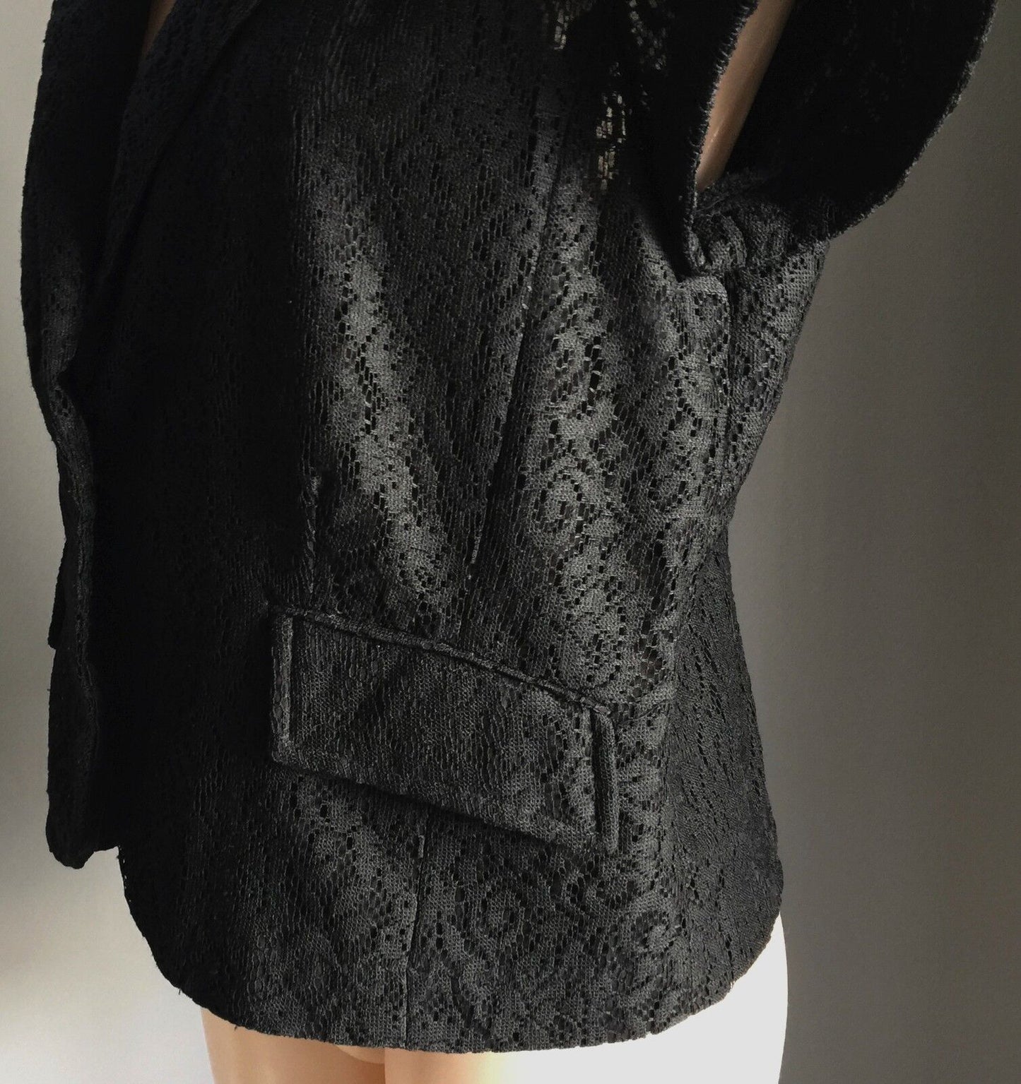 CROSSROADS Black Cap Sleeve Lined Lace Short Jacket Ladies Size 16 Gorgeous NEW
