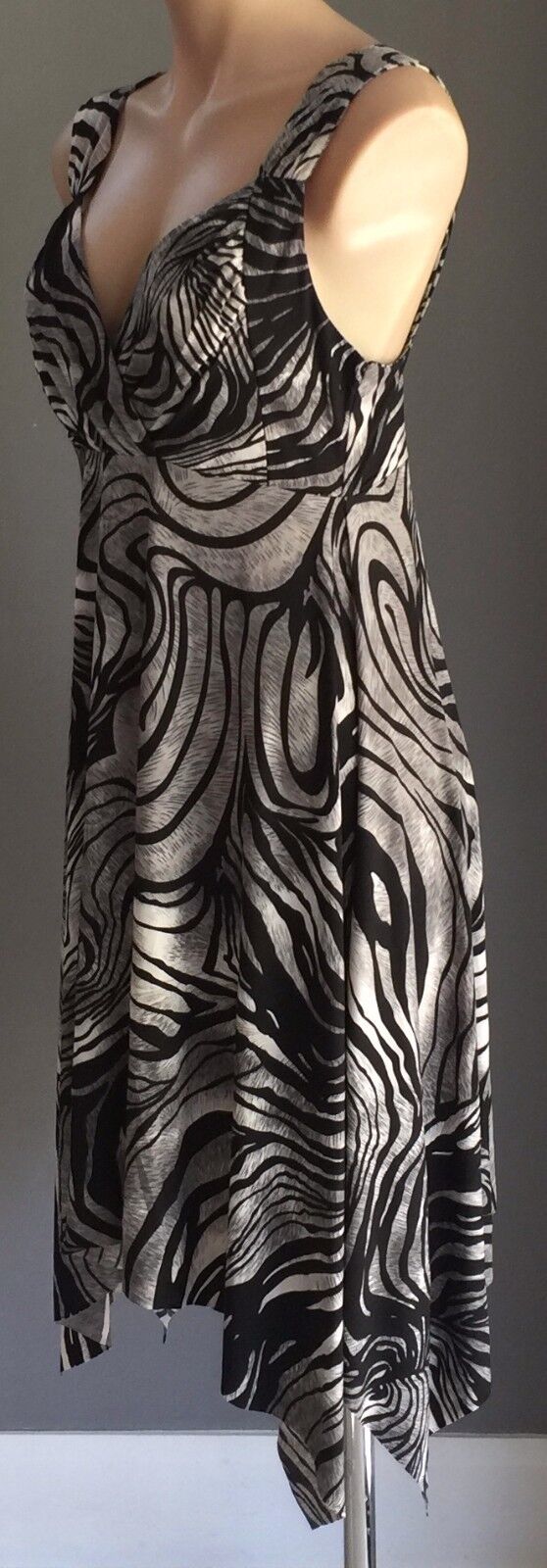 CROSSROADS Dress Taupe Beige Black Sleeveless Handkerchief Size M 10 12