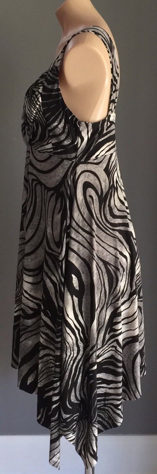 CROSSROADS Dress Taupe Beige Black Sleeveless Handkerchief Size M 10 12