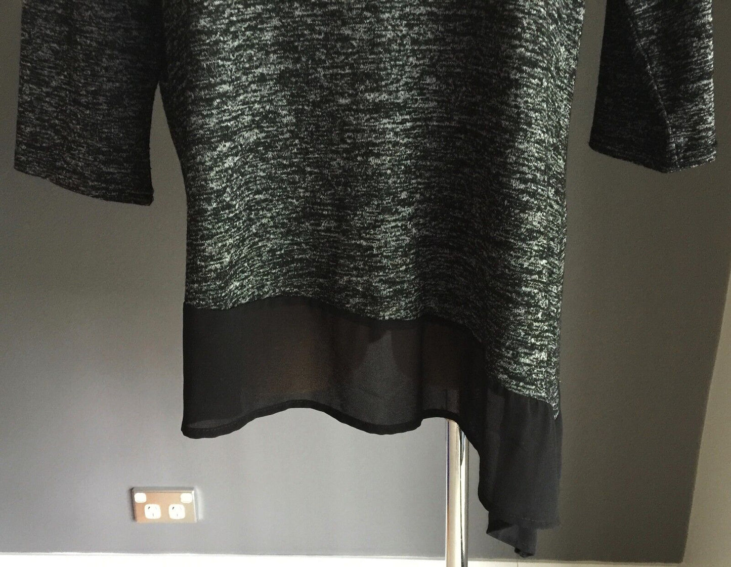 CROSSROADS Top Grey Black & White  Asymmetric Hem 3/4 Sleeve Plus Size 22