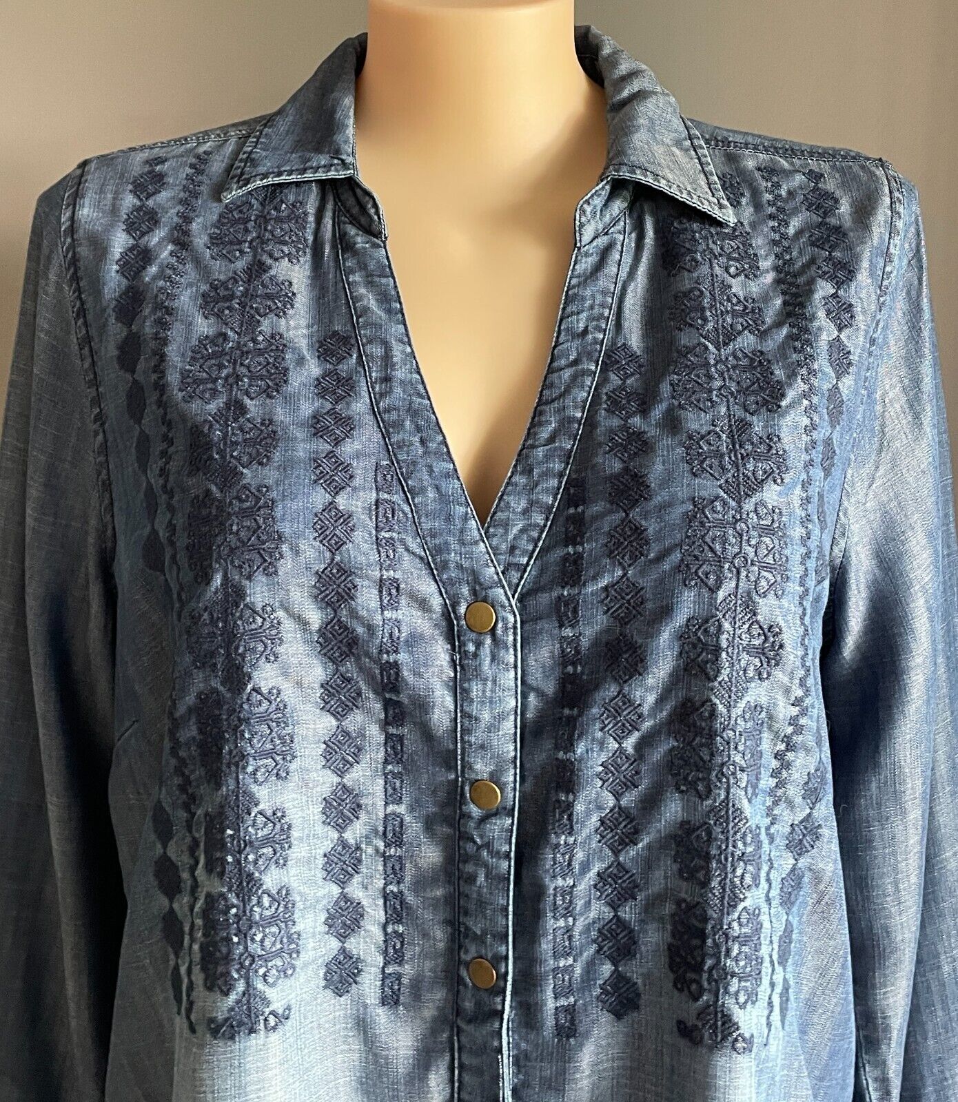VIRTUELLE TS Chambray Blue Tencel Shirt Long Sleeve Embroidered Size 22 NEW
