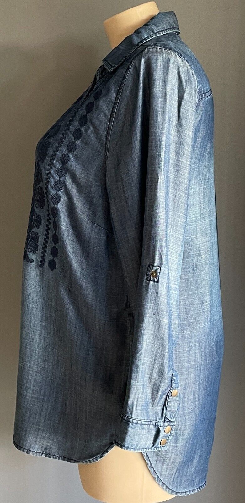 VIRTUELLE TS Chambray Blue Tencel Shirt Long Sleeve Embroidered Size 22 NEW