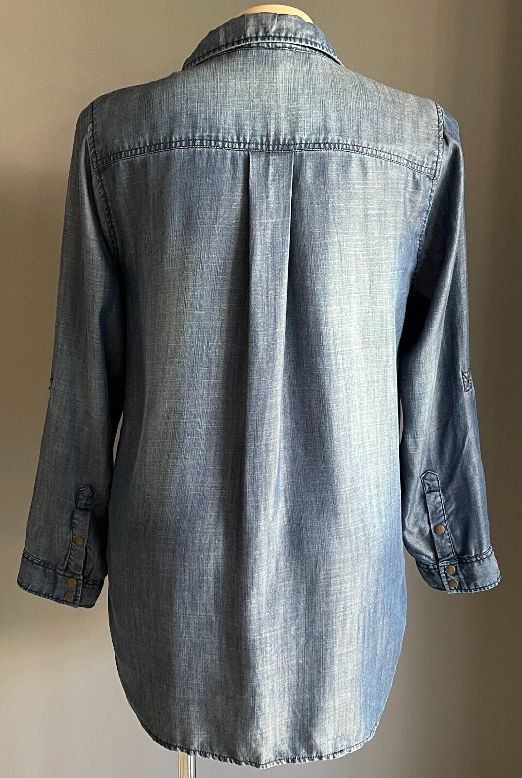 VIRTUELLE TS Chambray Blue Tencel Shirt Long Sleeve Embroidered Size 22 NEW