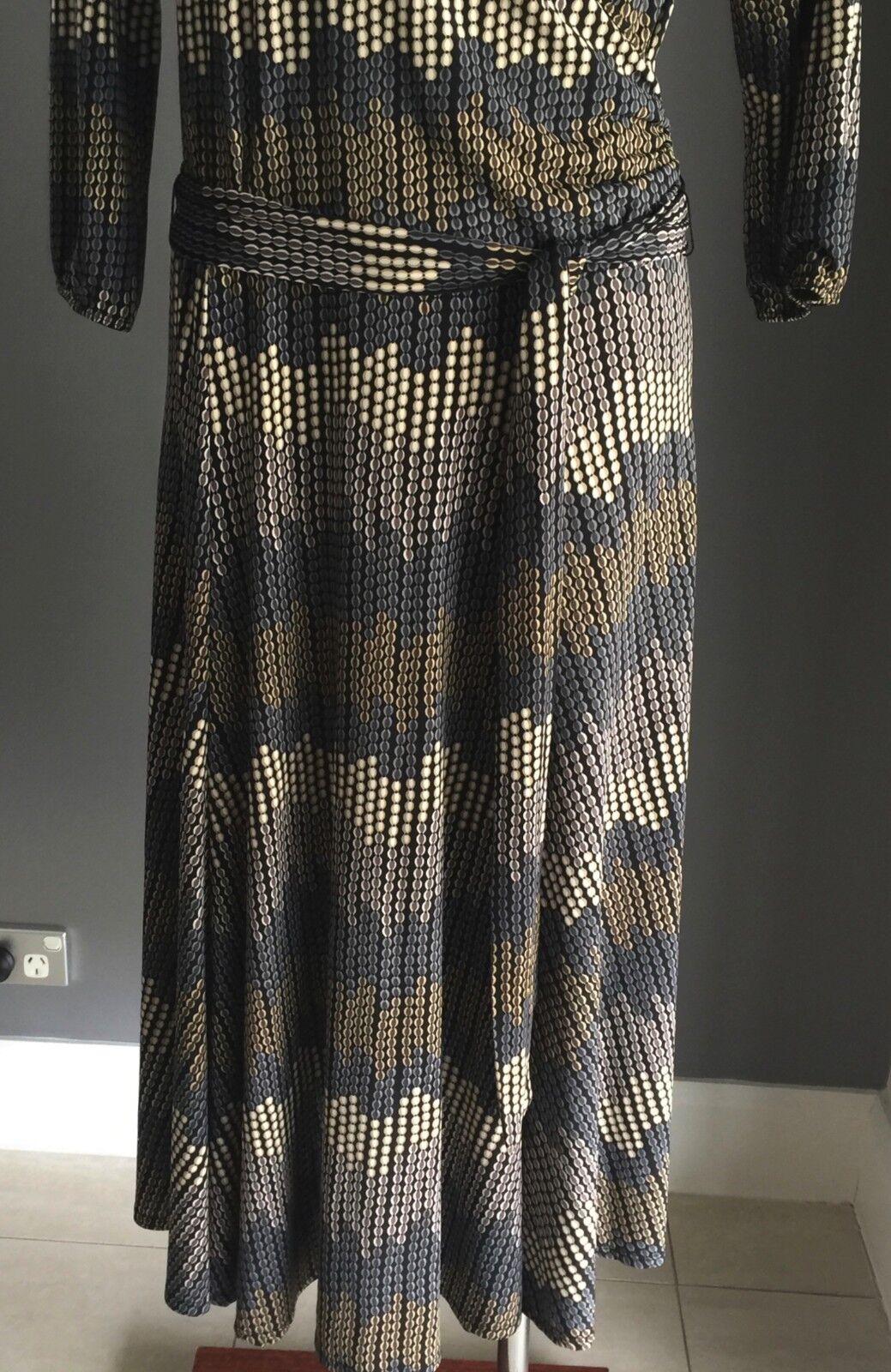 SUZANNE GRAE Wrap Dress Muted Multi Colour Print Stretch Wrap Size 12