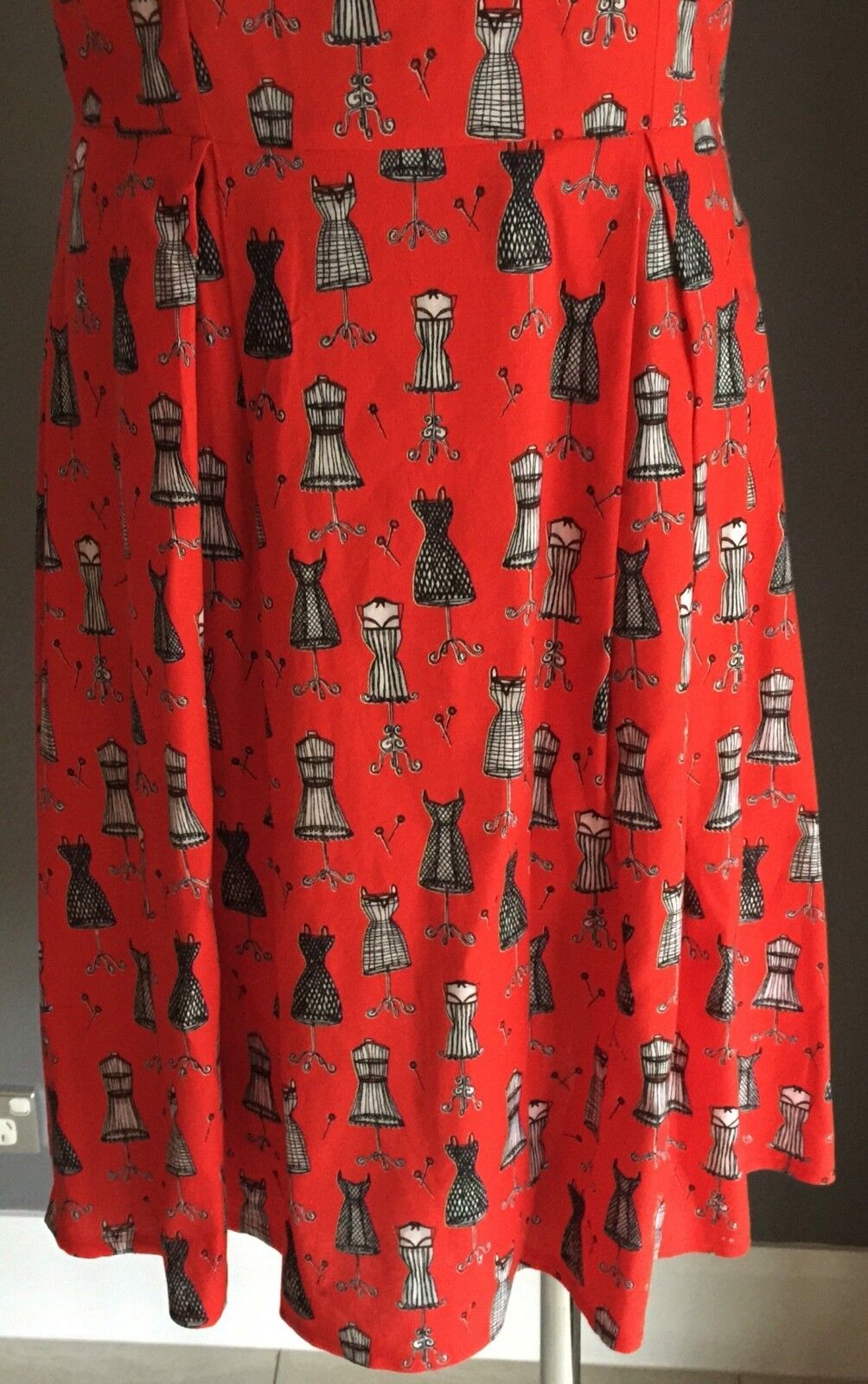 Vtg Pattern Dress Red Black White "Dressmaker Mannequin" Print Size 12 NEW