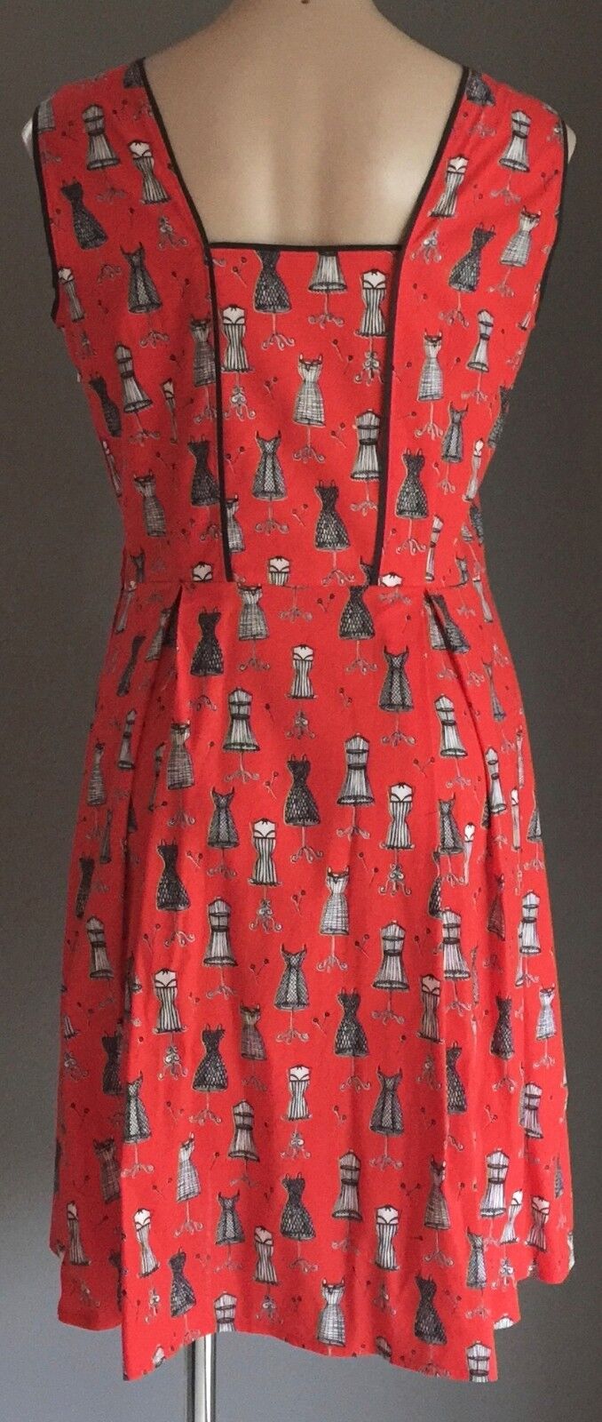 Vtg Pattern Dress Red Black White "Dressmaker Mannequin" Print Size 12 NEW