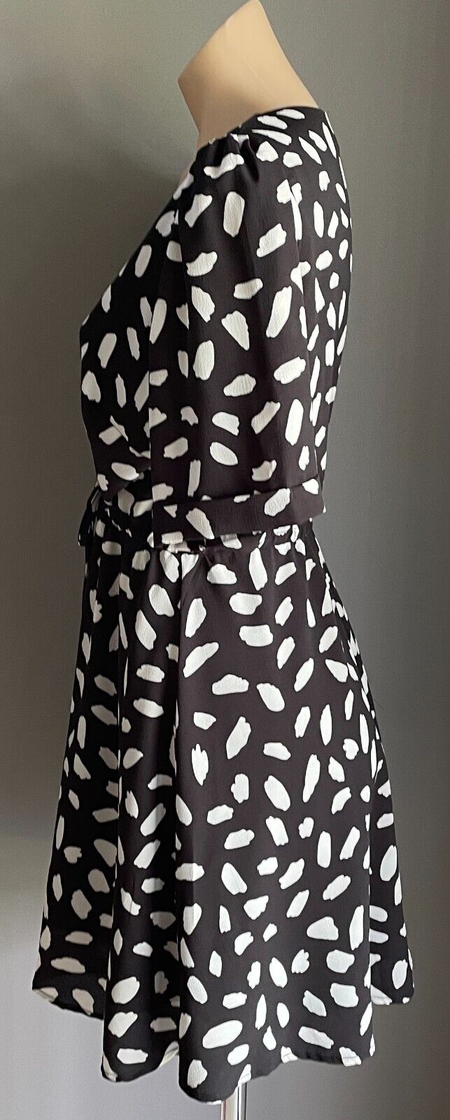 BANANAS Dress Button Front Black White Short Sleeve A-Line Lined Size 10 NEW