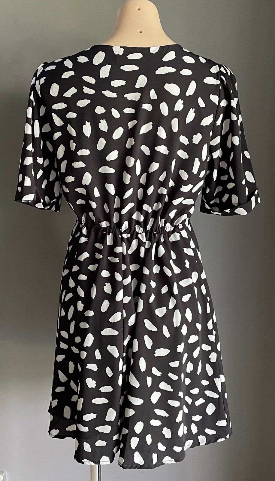 BANANAS Dress Button Front Black White Short Sleeve A-Line Lined Size 10 NEW