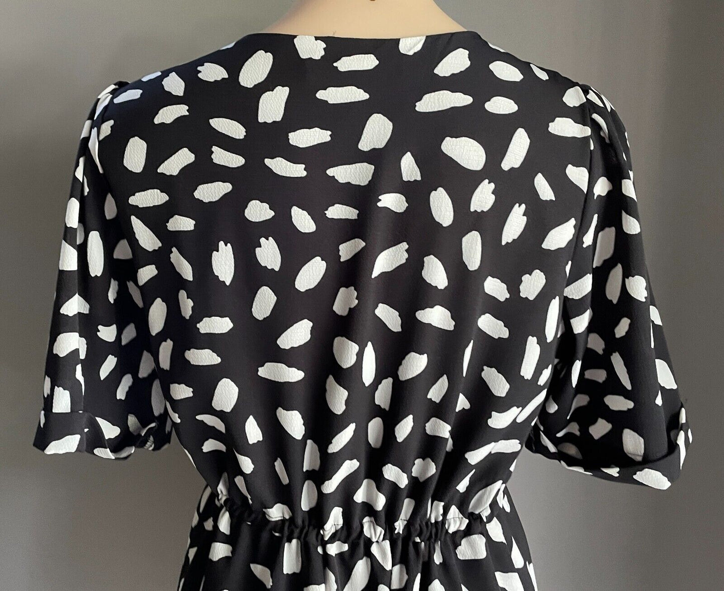 BANANAS Dress Button Front Black White Short Sleeve A-Line Lined Size 10 NEW