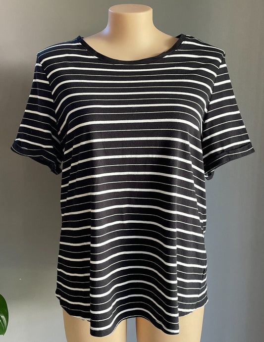 BELLE CURVE T-Shirt Black & White Stripe Short Cuffed Sleeve Plus Size 22 NEW