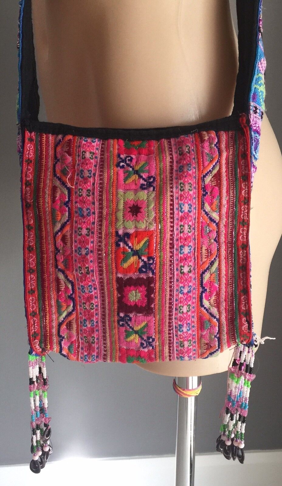 CROSS BODY SHOULDER BAG Multi Colour & Gold Fabric Zipped Top Beaded Tassels NEW