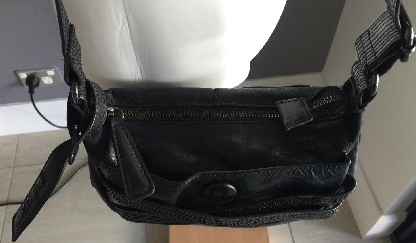 PINK CORPORATION Shoulder Bag Black Leather Crossbody Handbag  Stylish