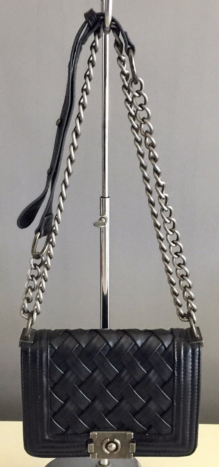 Cross Body Shoulder Bag Black Pleather "Thatched" Feature Double Thick Chain