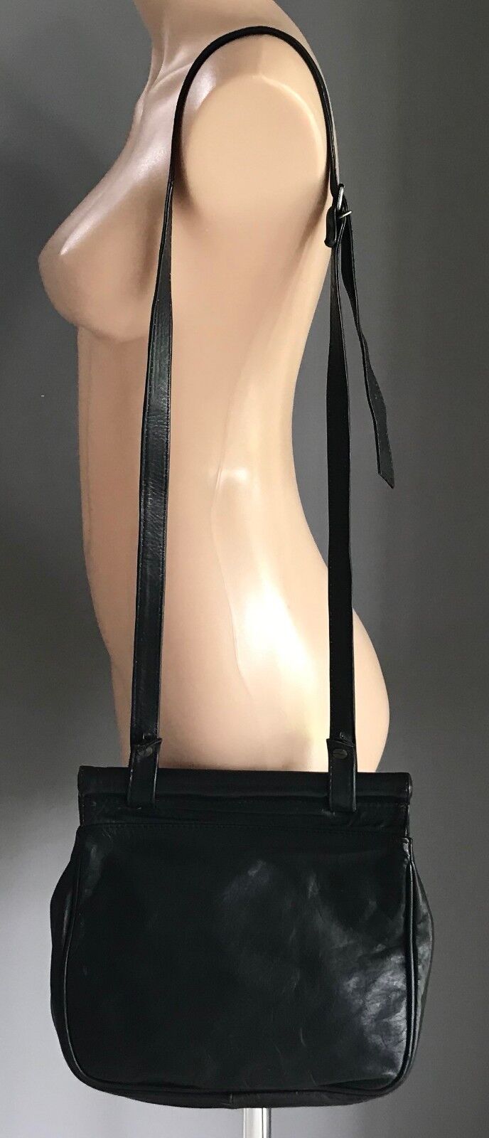 GOLD CREST Cross Body Shoulder Bag Black Pleather Saddle Handbag Purse Vintage