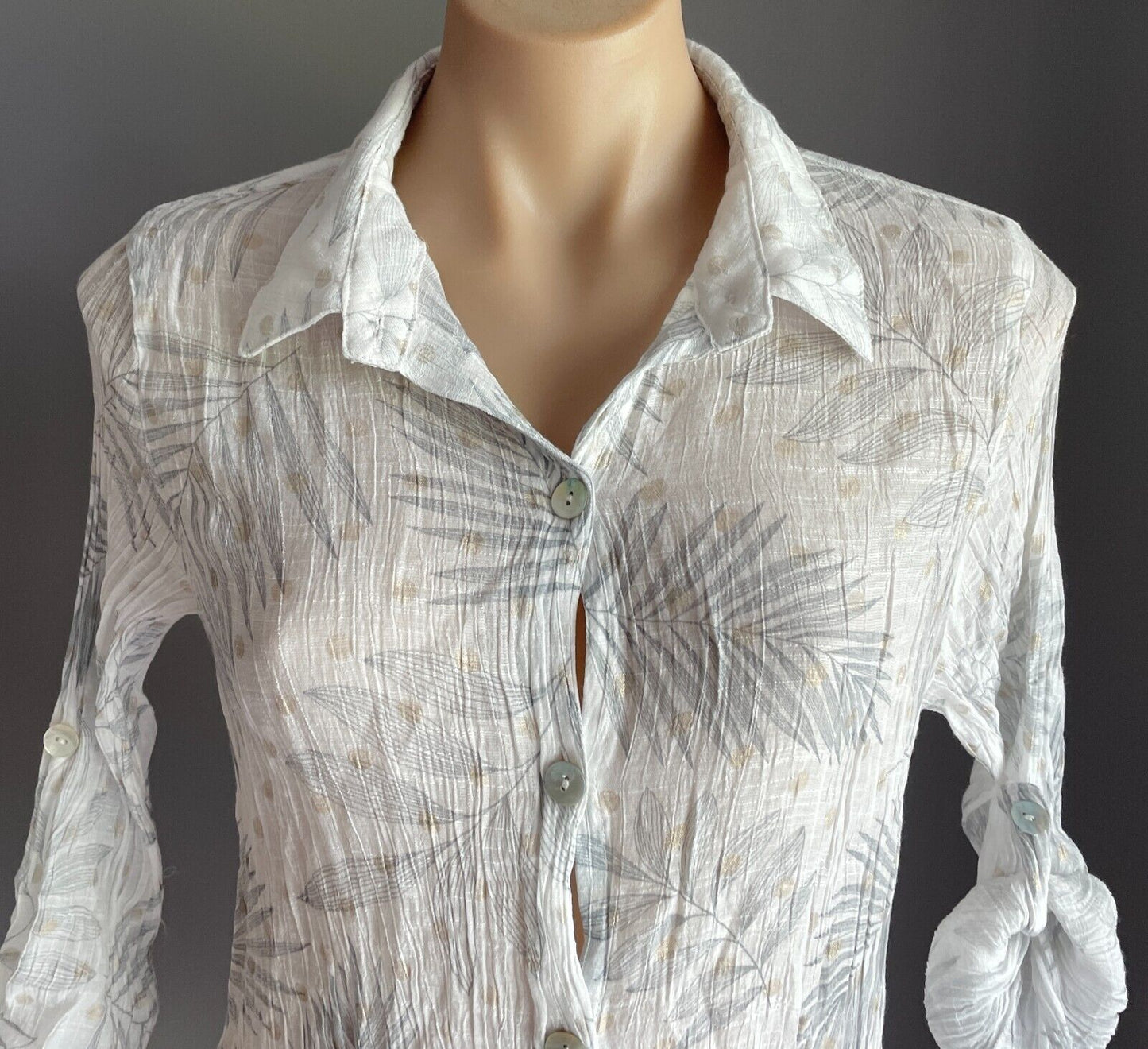 CLARITY by THREADZ Top White Grey Palm Print Wrinkle Adjust Sleeve Shirt S 10