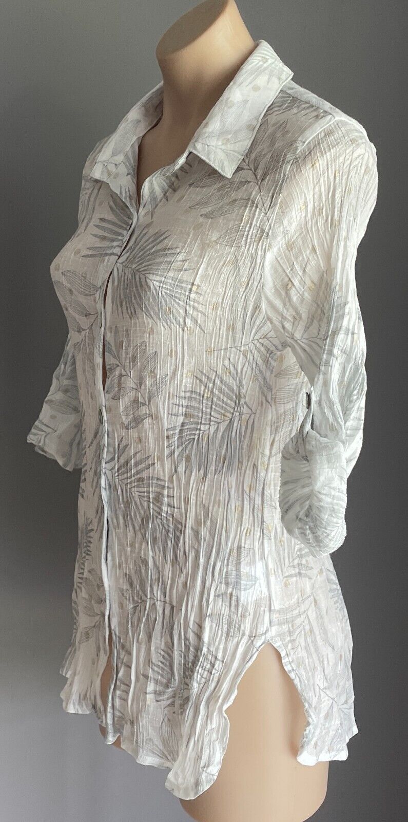CLARITY by THREADZ Top White Grey Palm Print Wrinkle Adjust Sleeve Shirt S 10