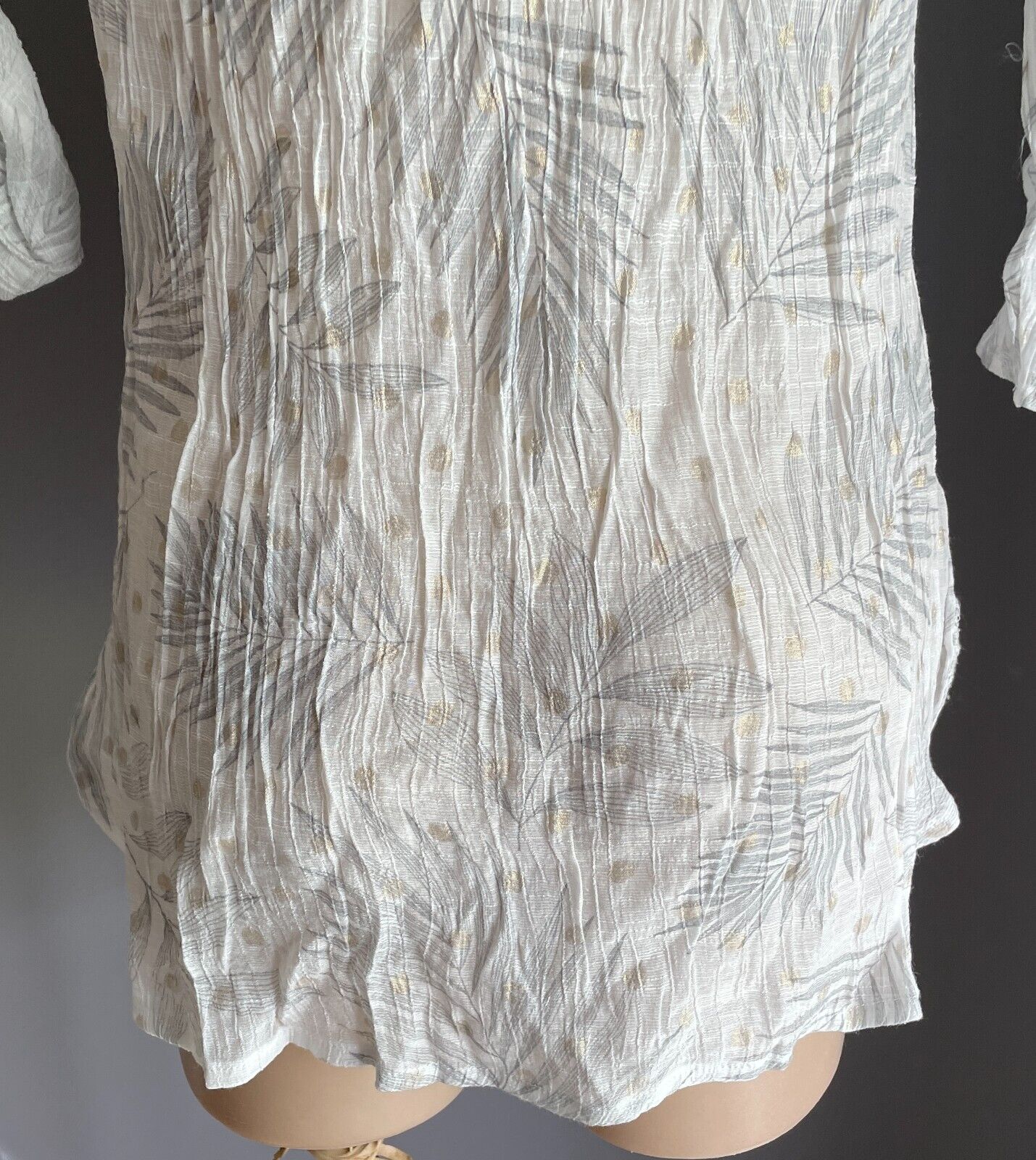CLARITY by THREADZ Top White Grey Palm Print Wrinkle Adjust Sleeve Shirt S 10