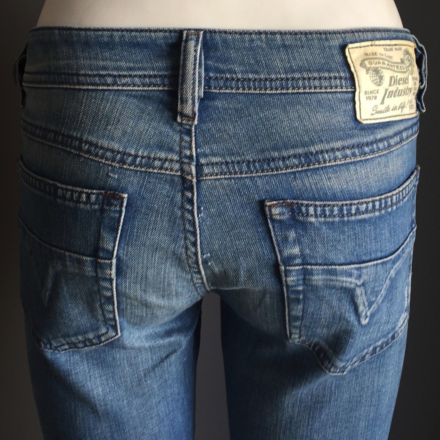 DIESEL "Rohny" Jeans Faded  Denim Straight Leg Ladies Size 28W 32L Fab Retro Gem