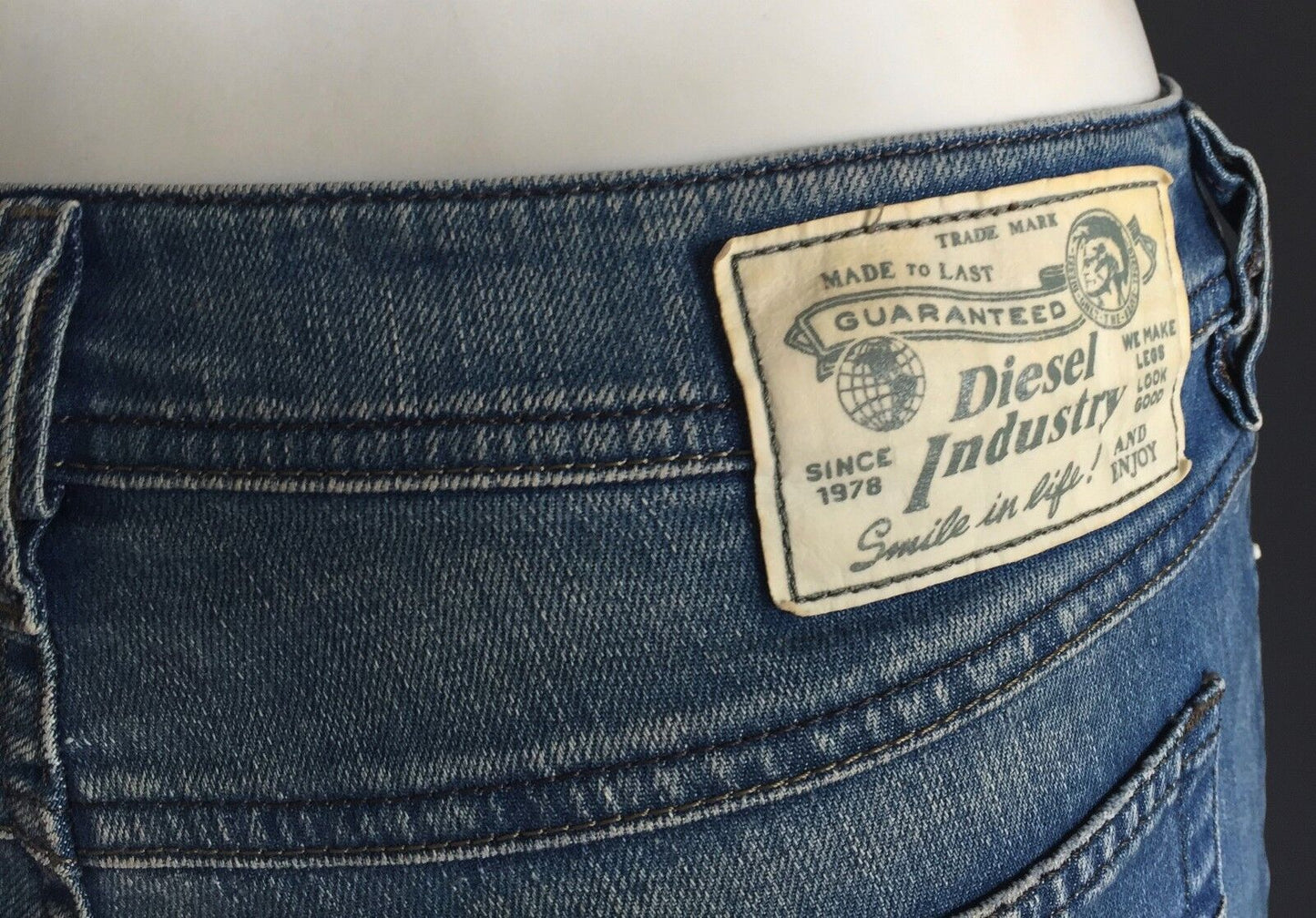 DIESEL "Rohny" Jeans Faded  Denim Straight Leg Ladies Size 28W 32L Fab Retro Gem