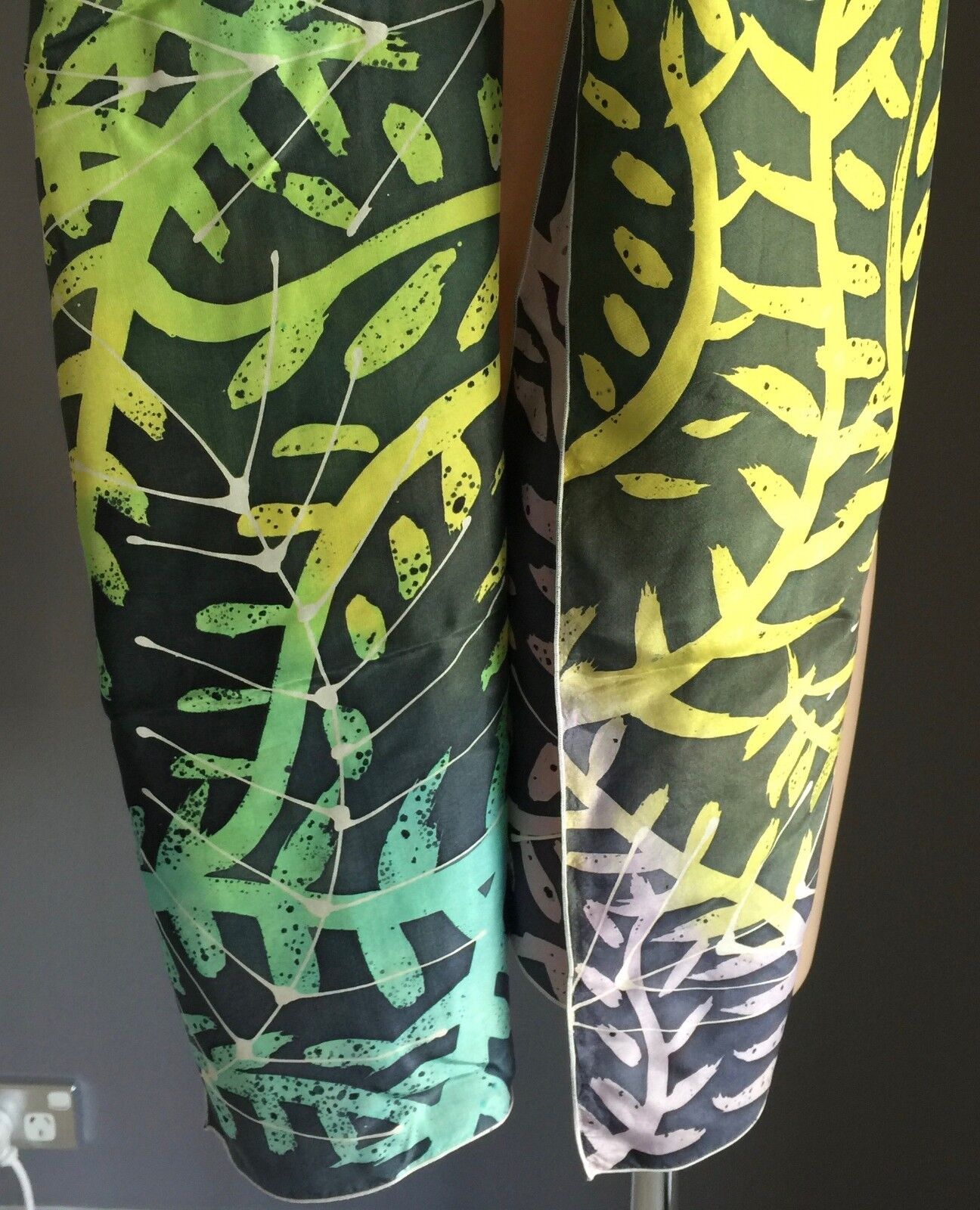Vintage Neck Wrap Scarf Bright Rainbow Colour Branches & Leaves Print Wrap