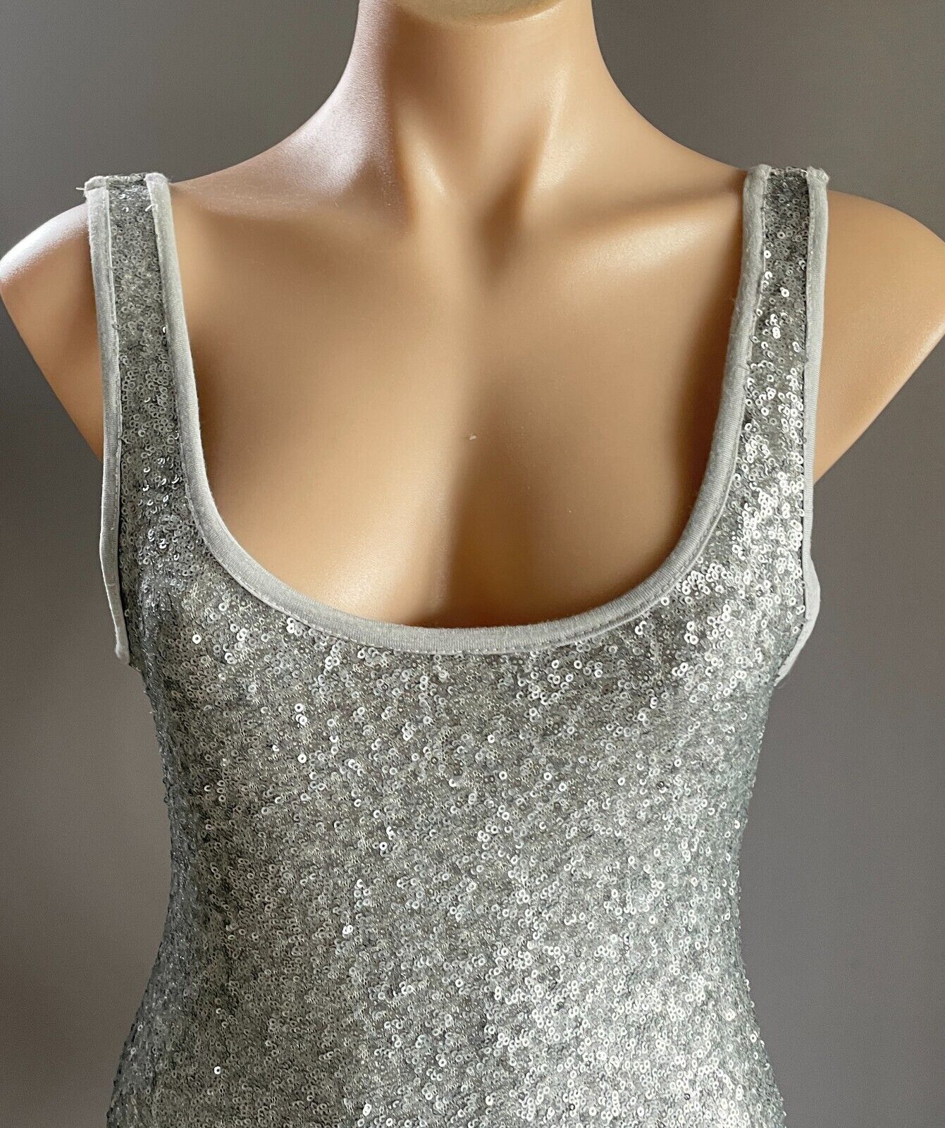 MIKA & GALA Mini Dress Silver Sequin Scoop Neck & Back Size 8 10 Lined Sleevless