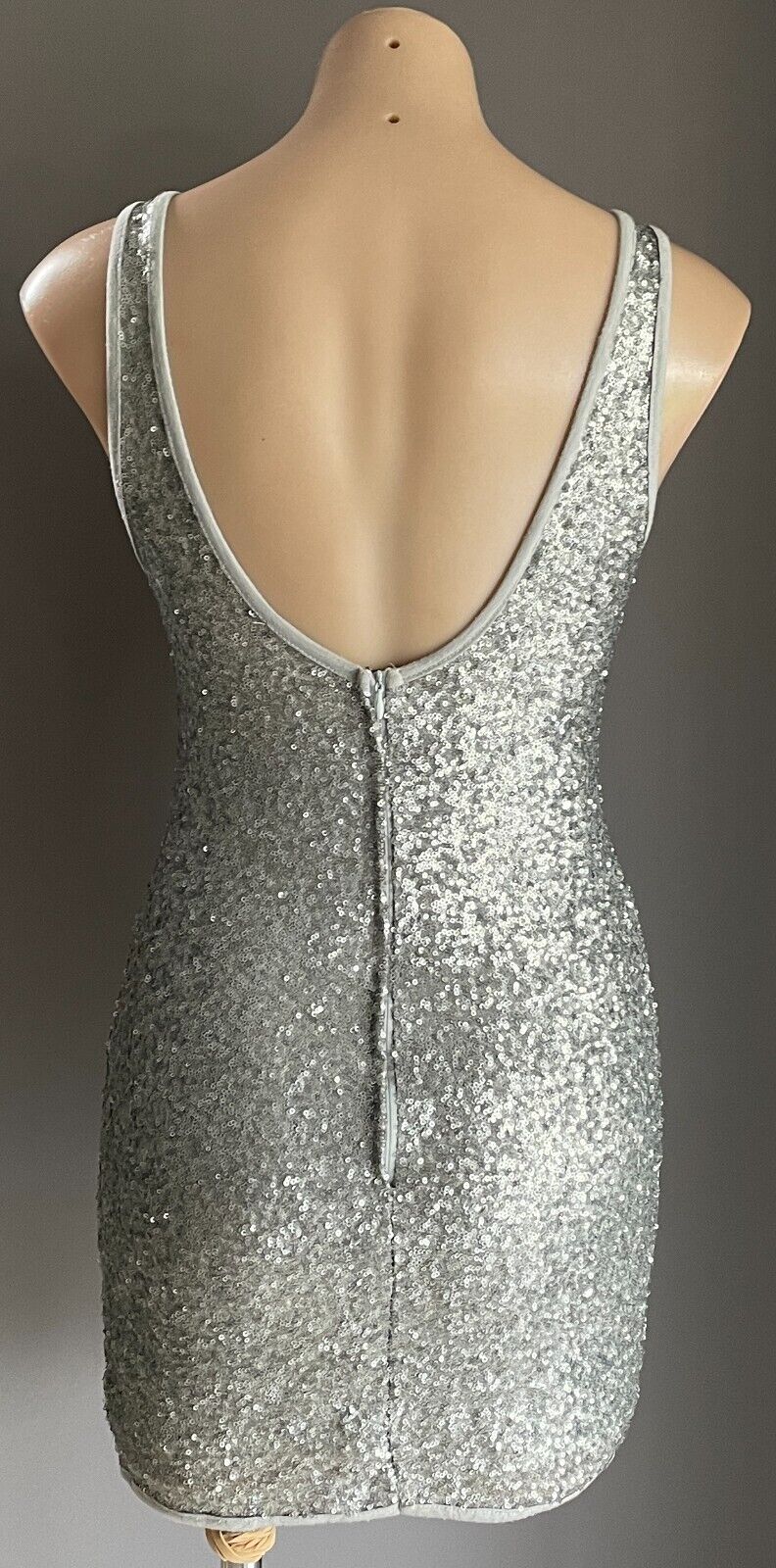 MIKA & GALA Mini Dress Silver Sequin Scoop Neck & Back Size 8 10 Lined Sleevless