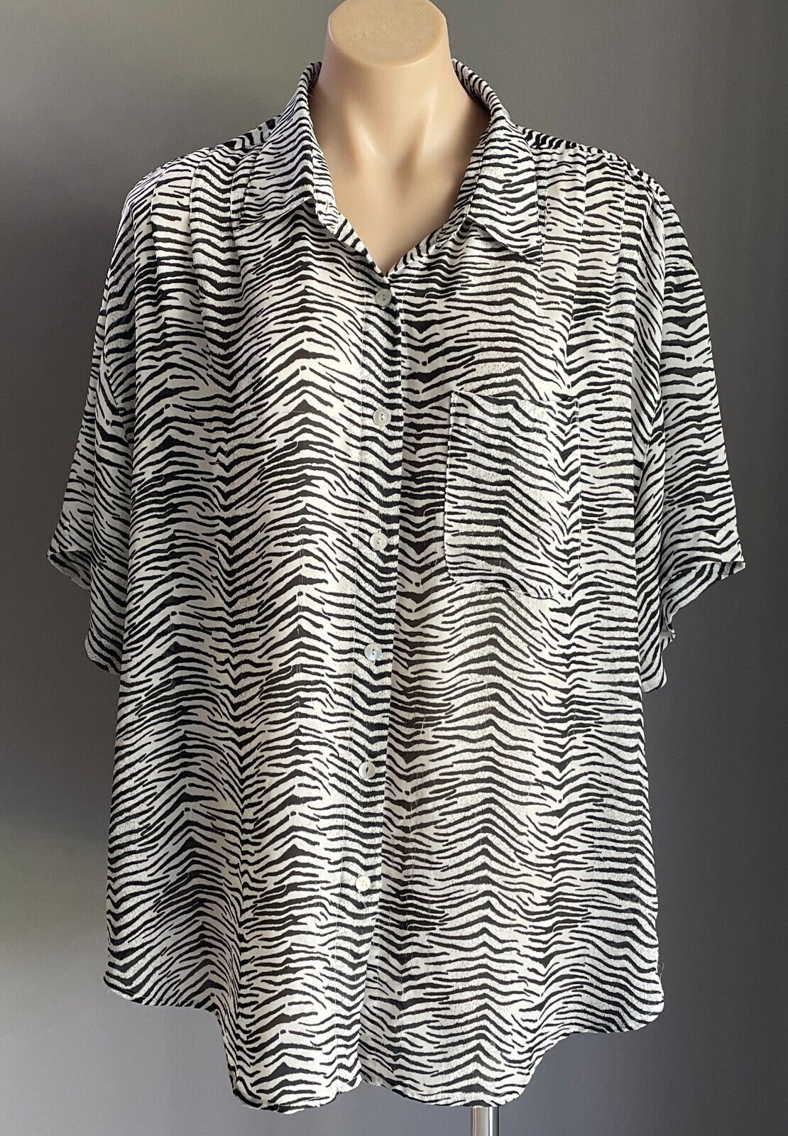 TARGET Top Black White Zebra Print Button Front Blouse Size 20 Collar Shirt