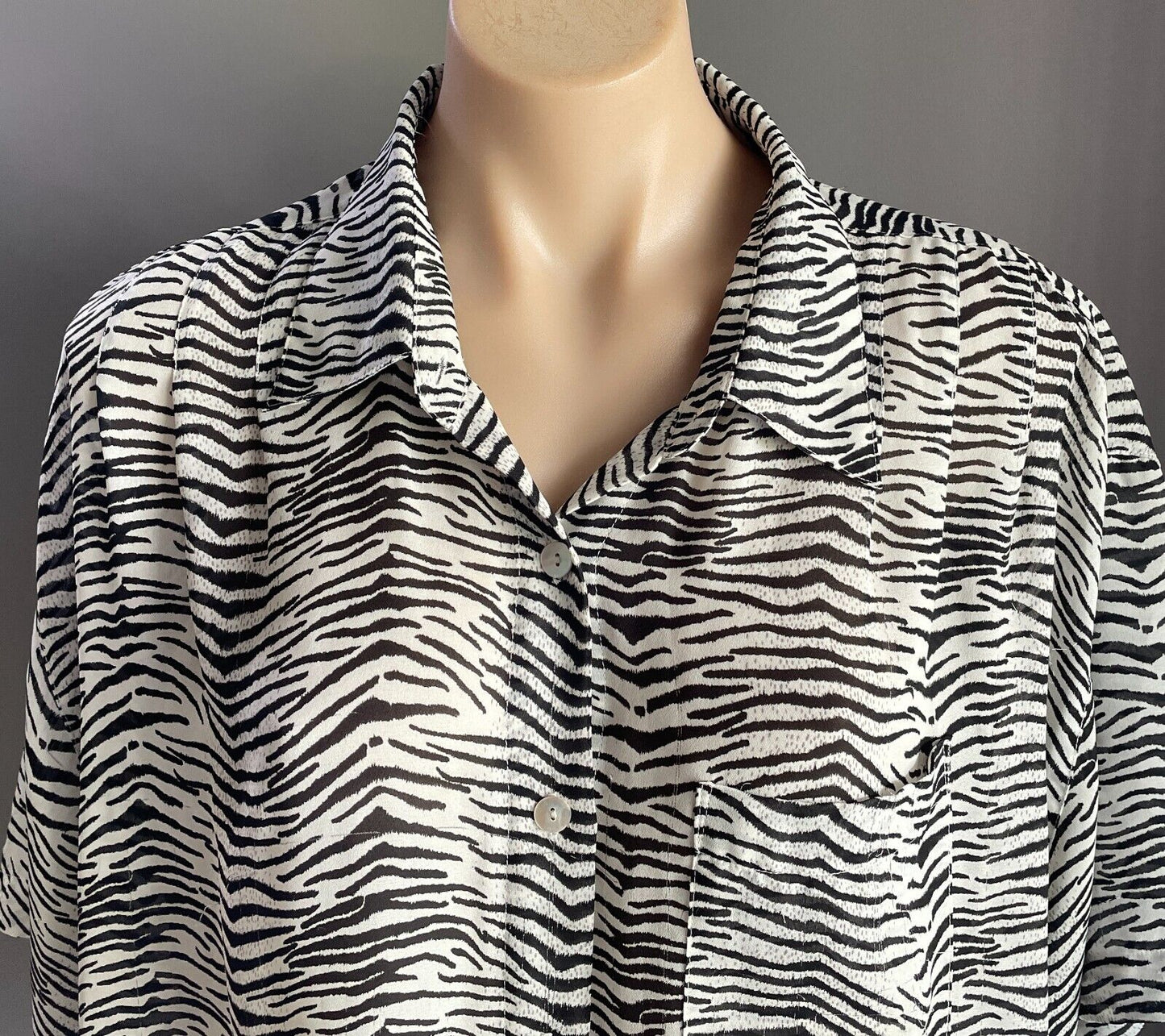 TARGET Top Black White Zebra Print Button Front Blouse Size 20 Collar Shirt