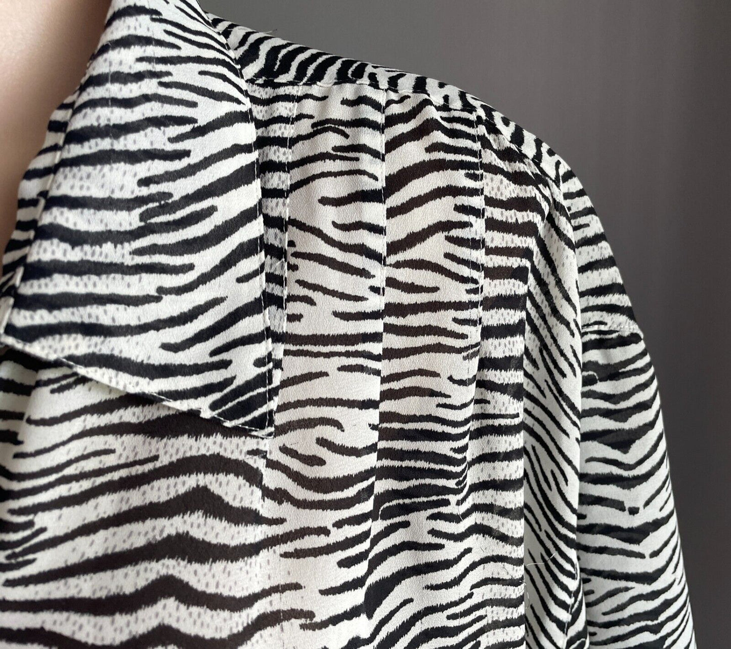 TARGET Top Black White Zebra Print Button Front Blouse Size 20 Collar Shirt