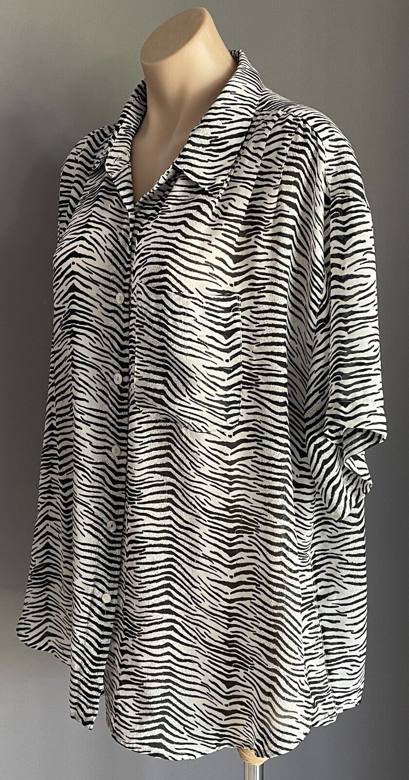 TARGET Top Black White Zebra Print Button Front Blouse Size 20 Collar Shirt