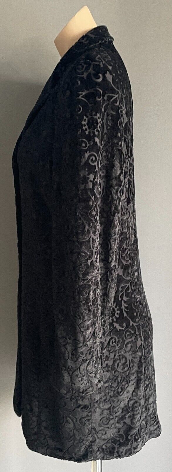 Black VELVET JACKET Jacquard Print Long Sleeve Button Front Size 12 Lined Collar