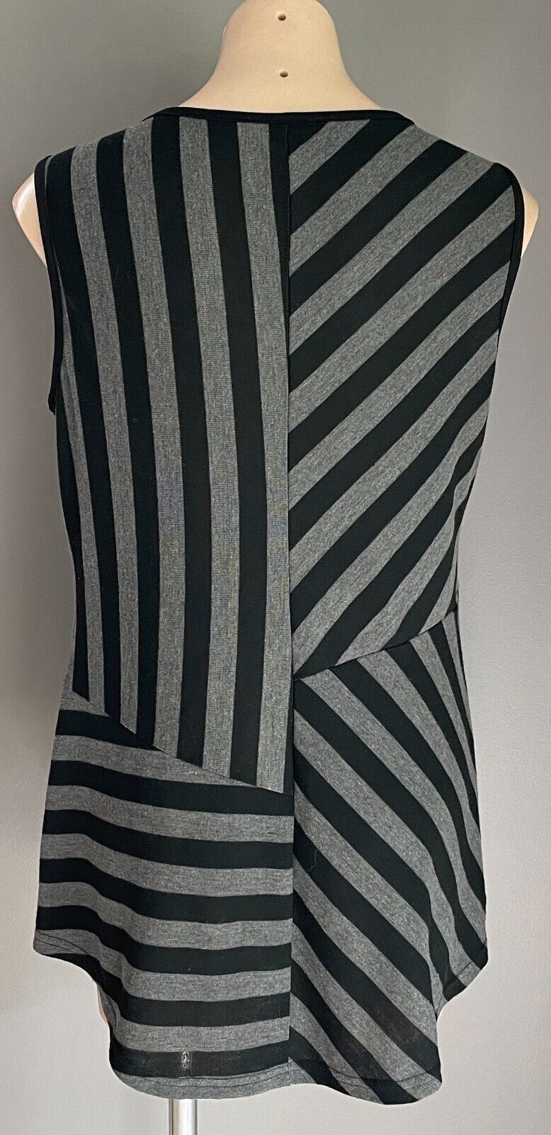 EMMA ROSE Top Grey Black Stripe Sleeveless Button Front  Size 12 Stretch Fabric