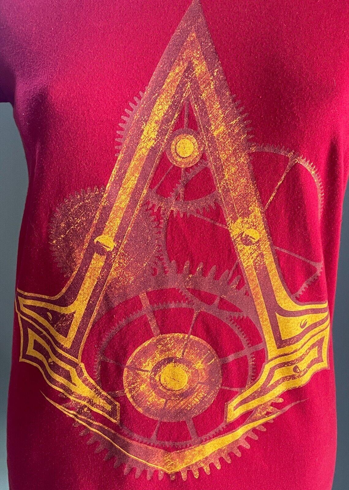 ASSASSINS CREED SYNDICATE Red T-Shirt Size S 10 Front Print Short Sleeve Cotton