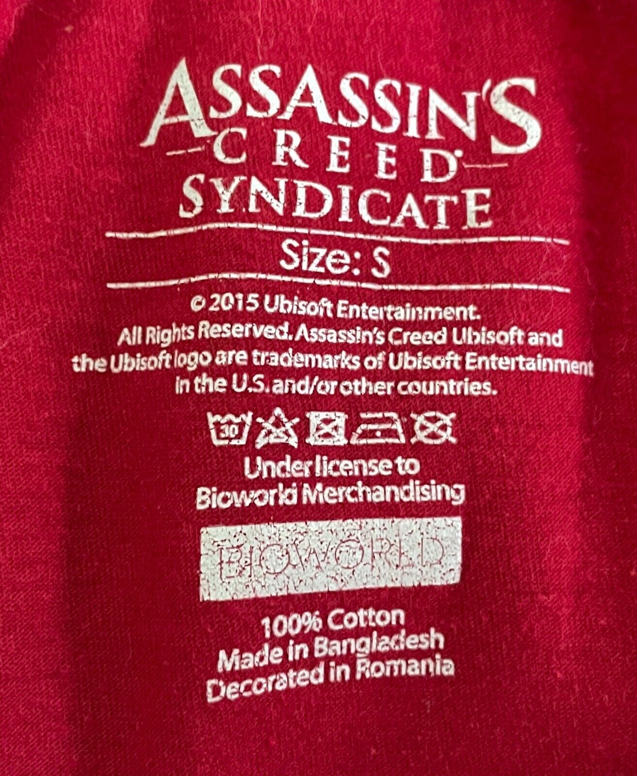 ASSASSINS CREED SYNDICATE Red T-Shirt Size S 10 Front Print Short Sleeve Cotton