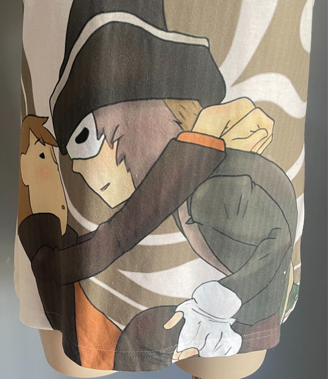 VAPOR APPAREL Off White Anime Print T-Shirt Size L Short Sleeves
