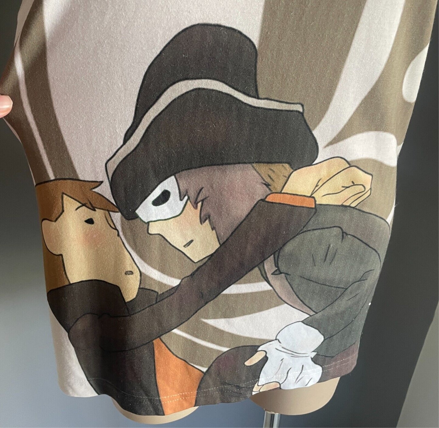 VAPOR APPAREL Off White Anime Print T-Shirt Size L Short Sleeves