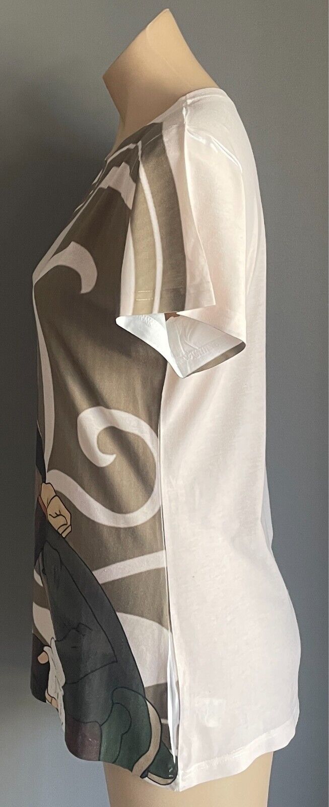 VAPOR APPAREL Off White Anime Print T-Shirt Size L Short Sleeves
