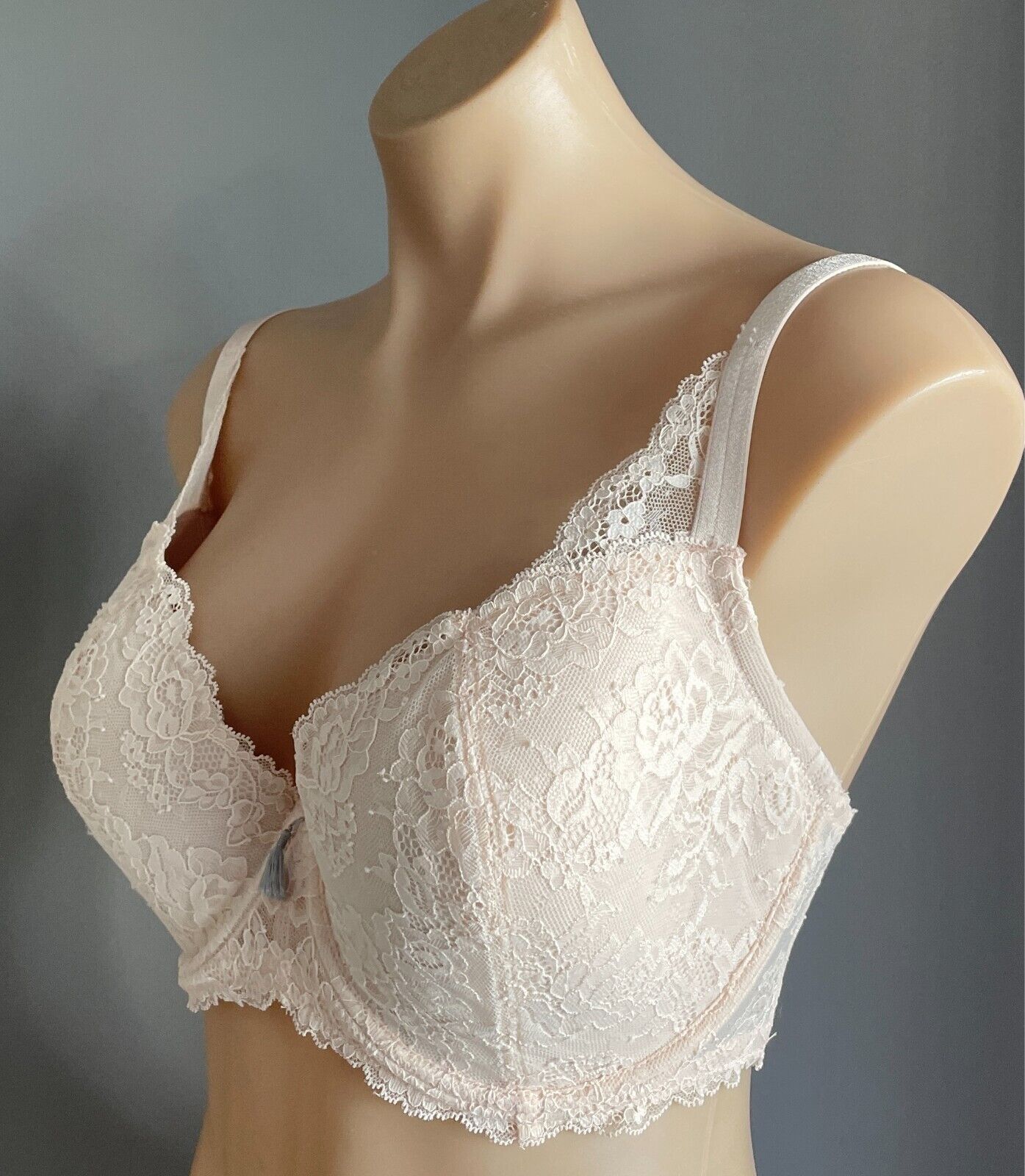 ELLE MACPHERSON BODY "Zest" Full Busted Bra Sze 12F Lace Shell/Sage Green Colour