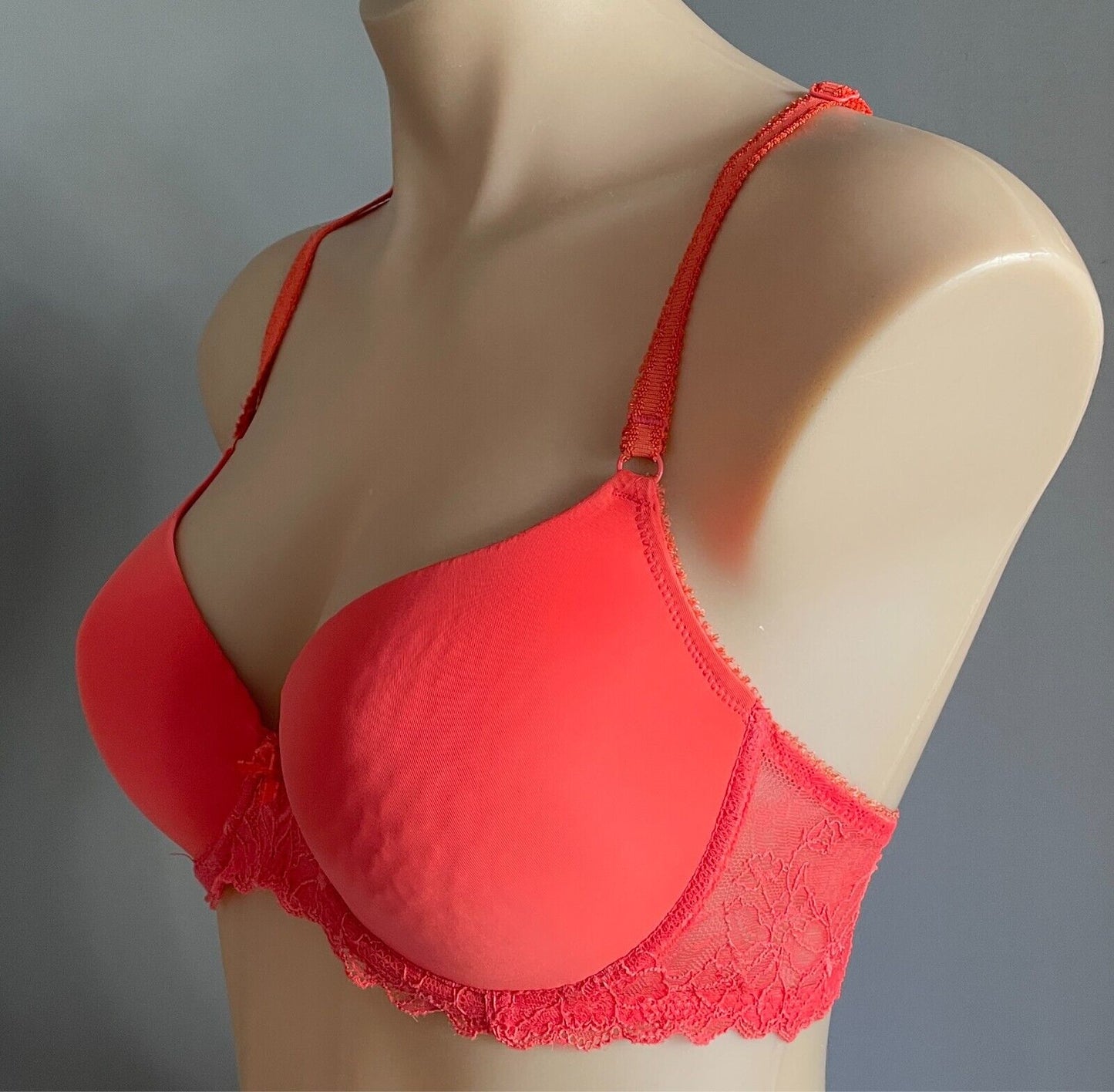 CHLOE & LOLA Coral Smooth Cup Bra Size 14C Lace Racer Back Adjustable Straps