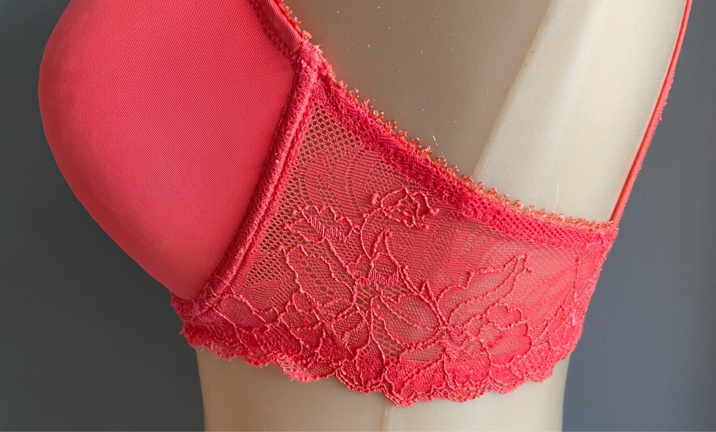 CHLOE & LOLA Coral Smooth Cup Bra Size 14C Lace Racer Back Adjustable Straps