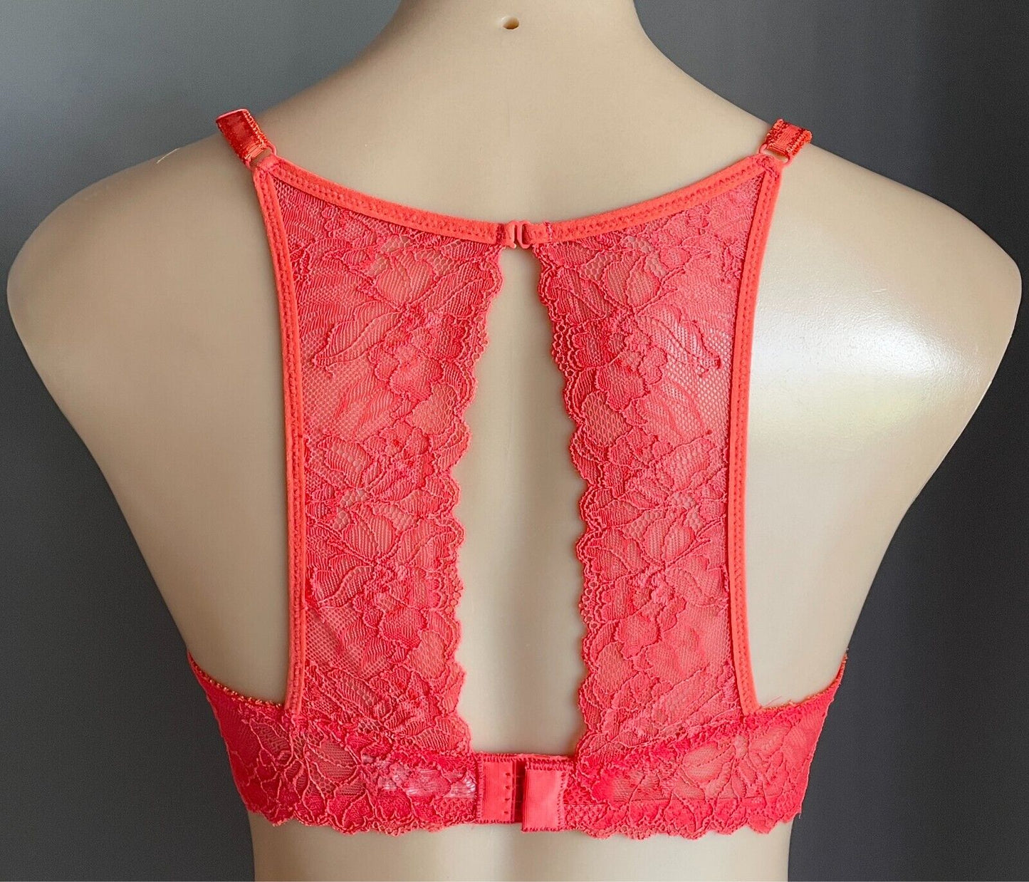CHLOE & LOLA Coral Smooth Cup Bra Size 14C Lace Racer Back Adjustable Straps
