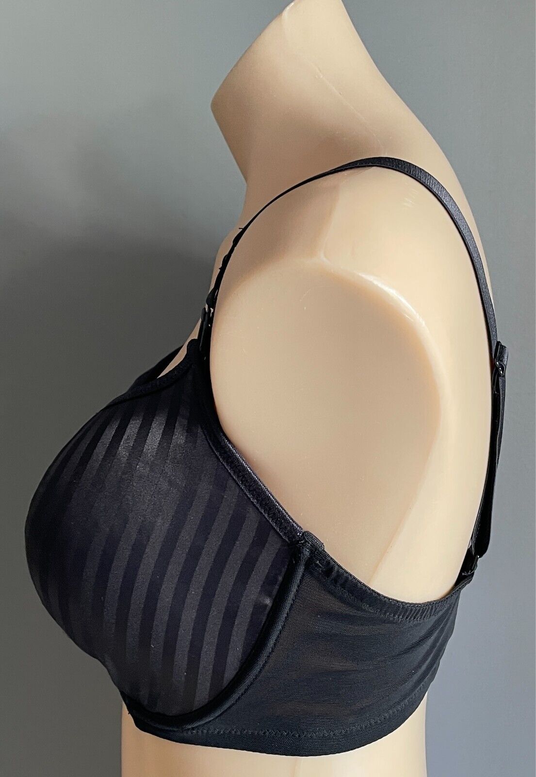 GAZONGAS Hot Mama Bra Black Maternity/Feeding Bra Size 12F Underwire Self Stripe