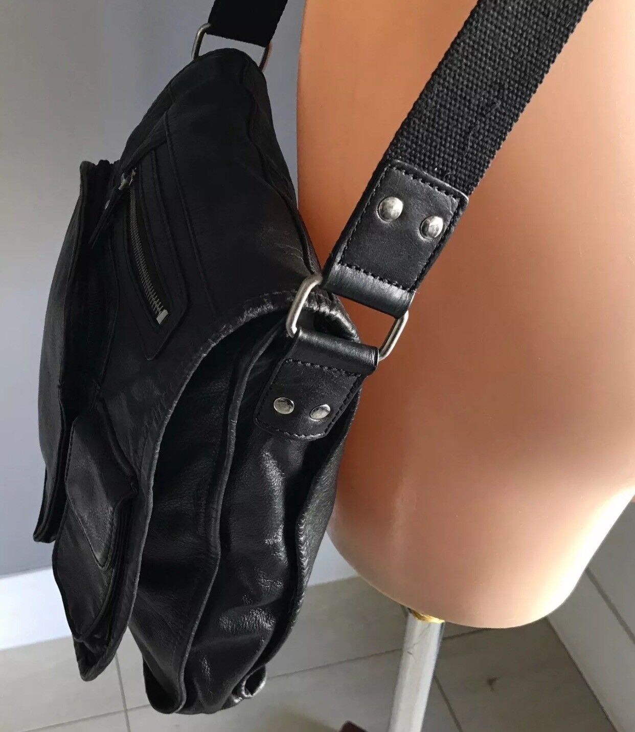 ENZO ROSSI Handbag Leather Cross Body Messenger Bag Black Grain Retro Gem NEW