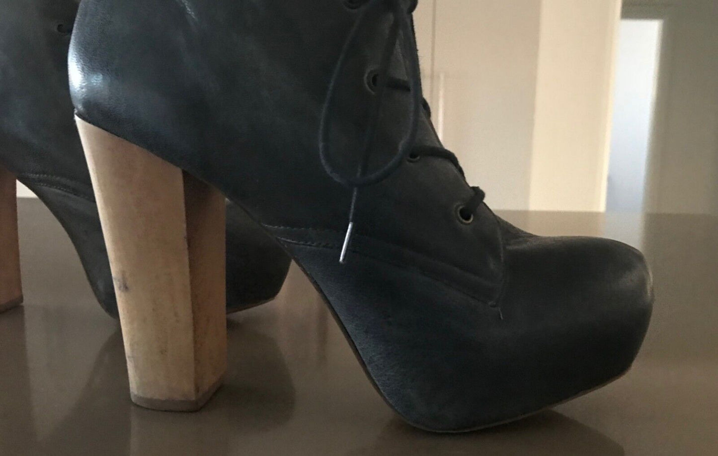 STEVE MADDEN "Crazie" Ankle Boots Blue Leather Almond Toe Platform Size 8.5M