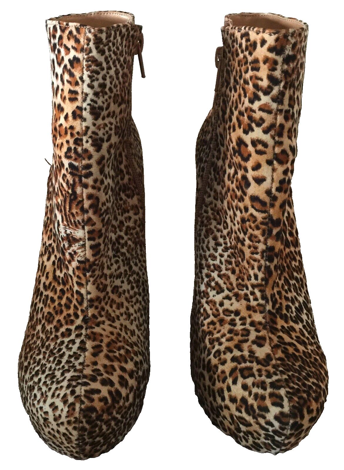 BETTS "Hoochy" Ankle Boots Leopard Print Platform Wedge Size 7 Booties
